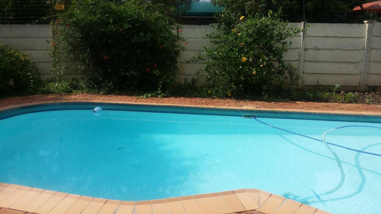 Chariots Guest House Polokwane Bagian luar foto