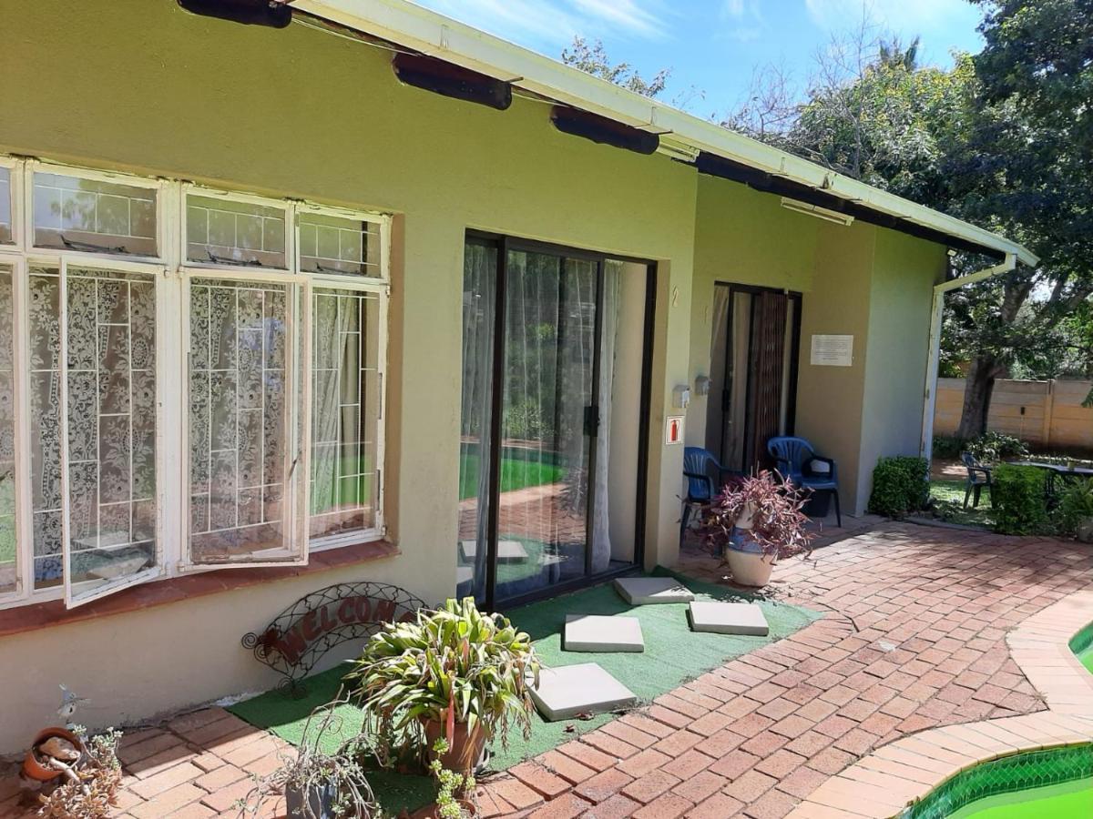 Chariots Guest House Polokwane Bagian luar foto