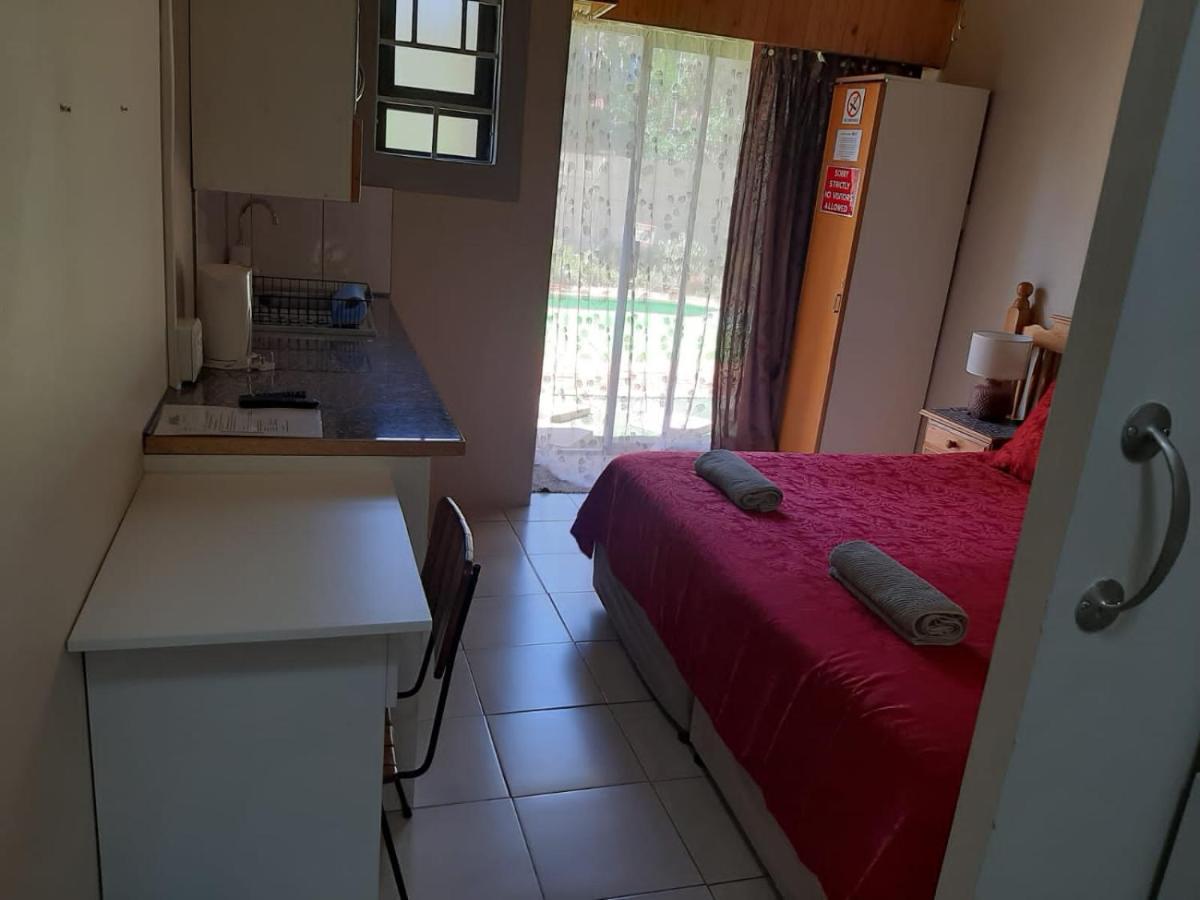 Chariots Guest House Polokwane Bagian luar foto